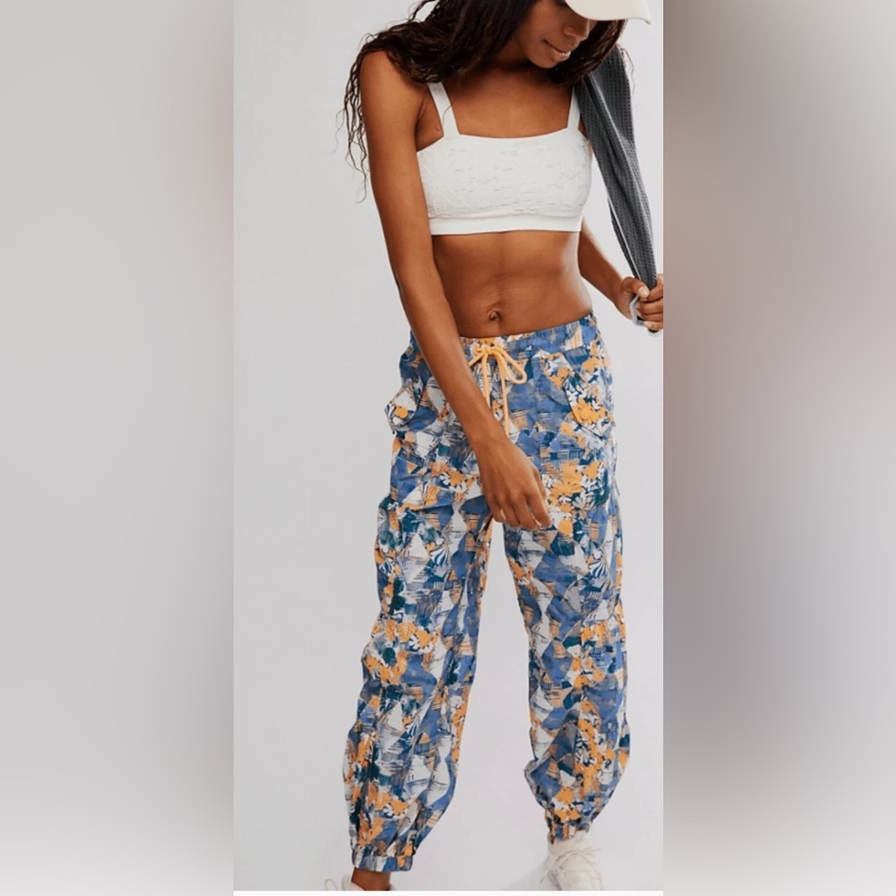 New FP Movement Free People Printed Set Me Free Swishy Barrel Leg Pants XS